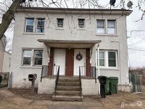Building Photo - 24 Washington Rd