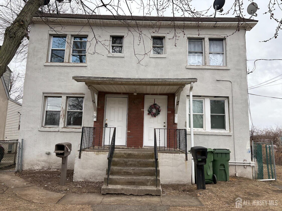Primary Photo - 24 Washington Rd