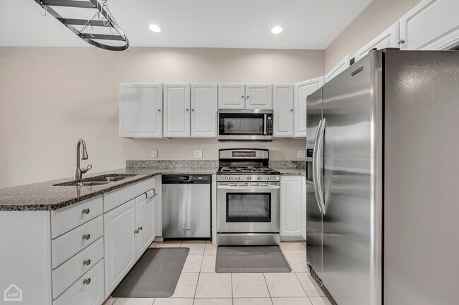 Foto del edificio - 1524 N Leavitt St