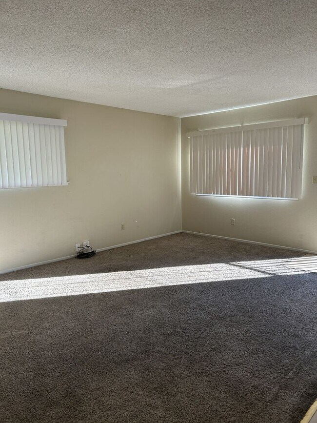Foto del edificio - 4711 Hayford Way