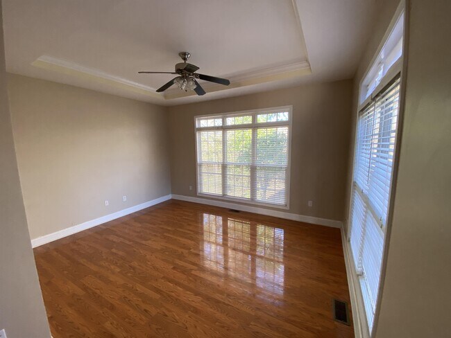 Foto del edificio - 208 Summergrass Dr