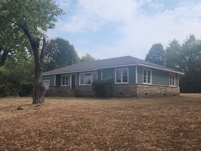 Building Photo - 448 N 18th St