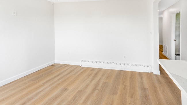 Foto del edificio - 6407 Granton Ave