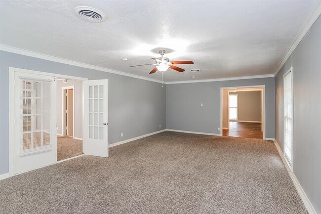 Building Photo - 1225 19th Ave N