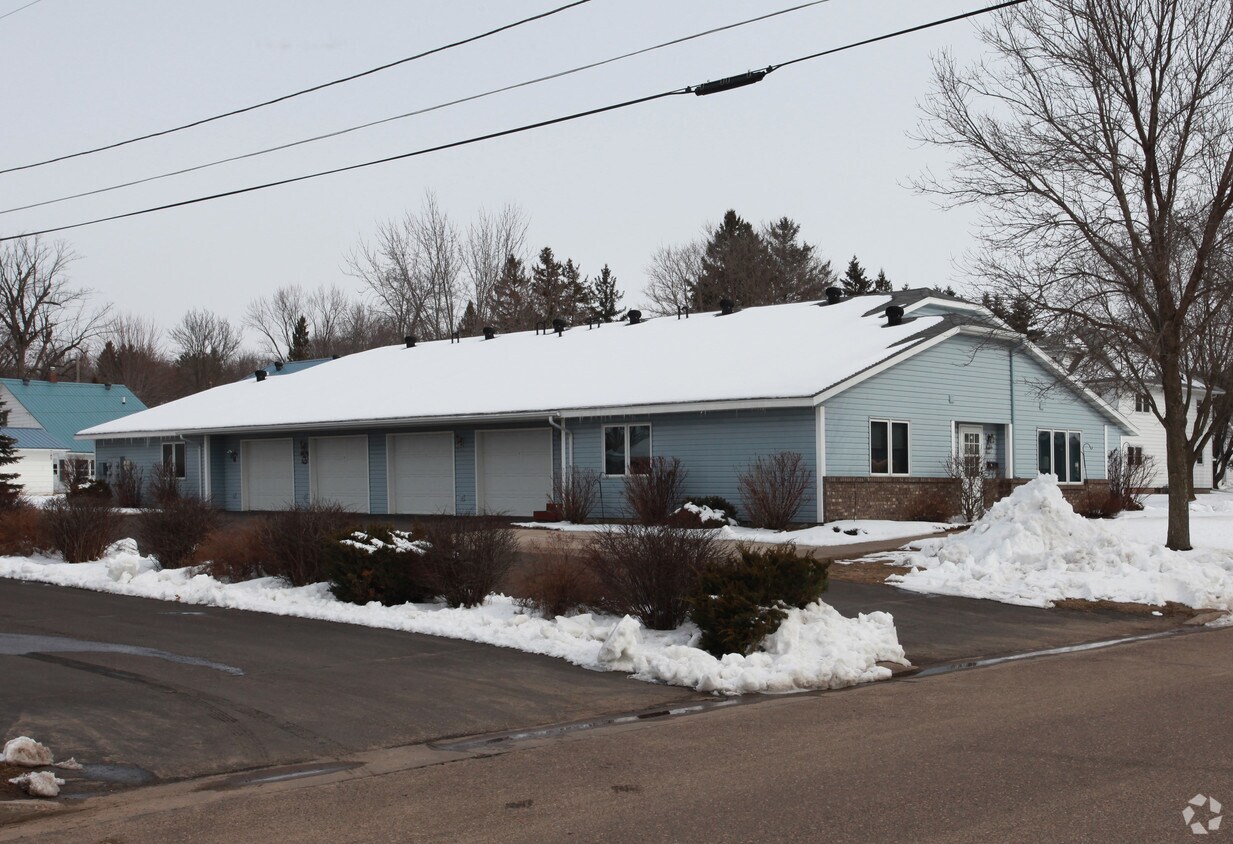 Building Photo - 901-911 19th Ave E