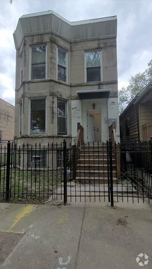 Building Photo - 5632 S Lowe Ave