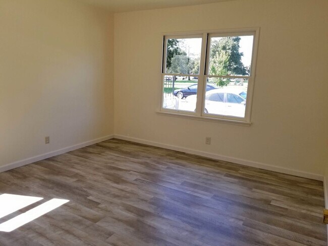 Building Photo - 1027 Buchon St