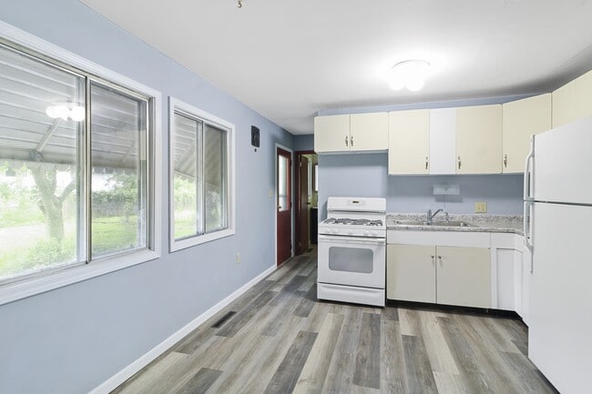 Building Photo - 1105 Westfield Dr