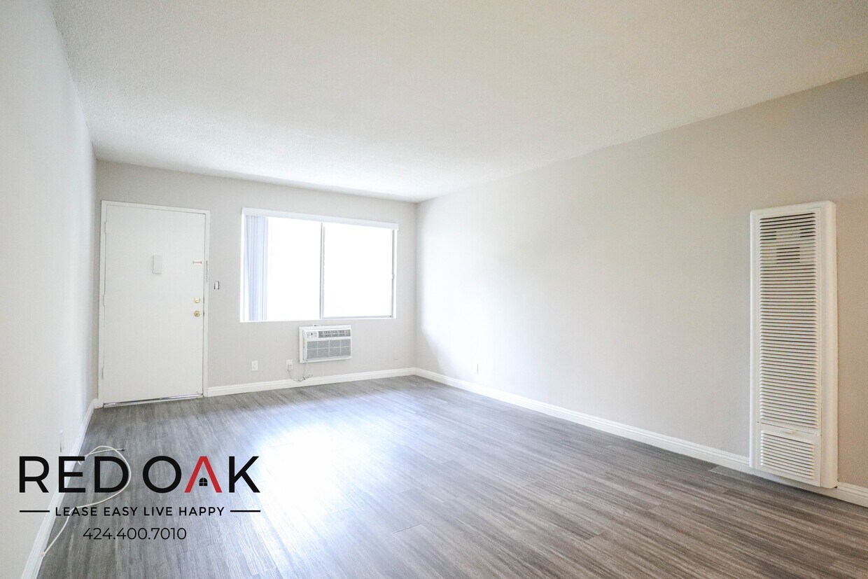 Foto principal - Incredible Two Bedroom with A/C, In-Unit S...