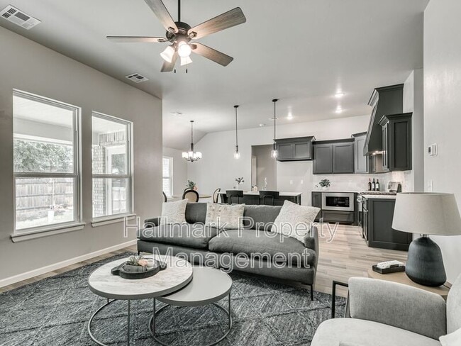 Building Photo - 1007 Magnolia Dr