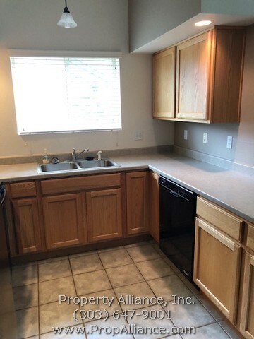 Building Photo - Special offer move in -Spacious and Bright...