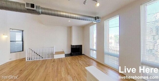 Building Photo - 3 br, 2 bath Apartment - 1520 N Halsted St