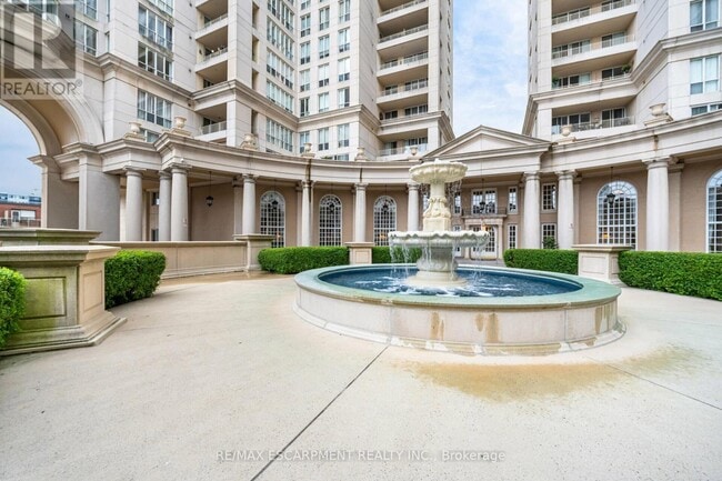Building Photo - 2285-2285 Lake Shore Blvd W