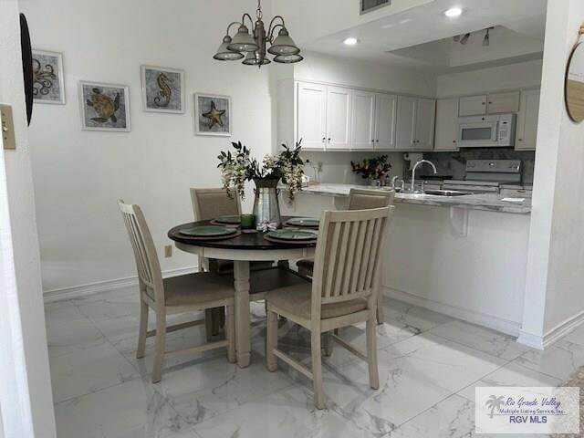 Foto del edificio - 77 Santa Isabel Blvd