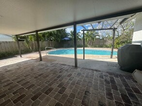 Building Photo - 1467 McDermott Ln