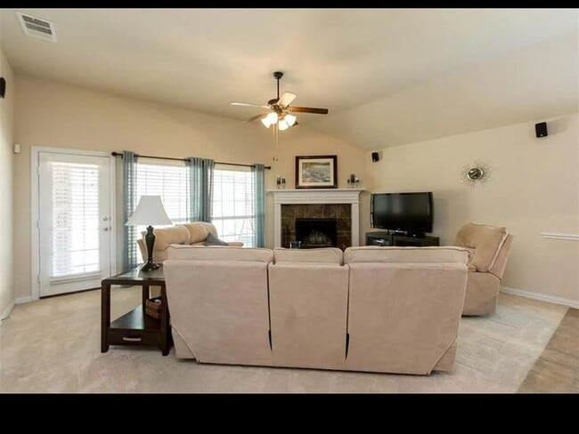 Building Photo - 897 Witherby Ln