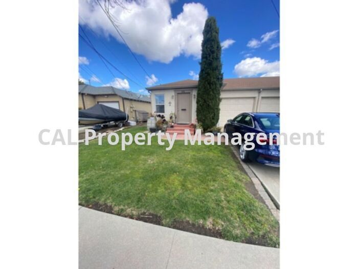 Foto principal - Two Bedroom for Rent in South Salinas, CA!