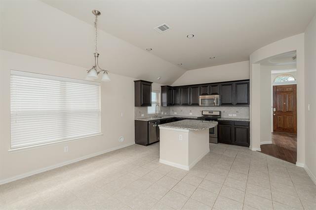 Foto del edificio - 5720 Bender Ridge Dr