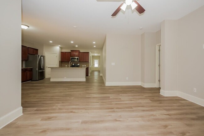 Foto del edificio - 236 High Ct Way