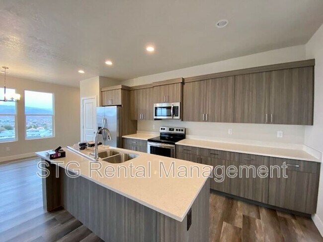 Foto del edificio - 438 N Stone Mountain Dr