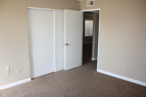 Building Photo - 103 Universe Ave