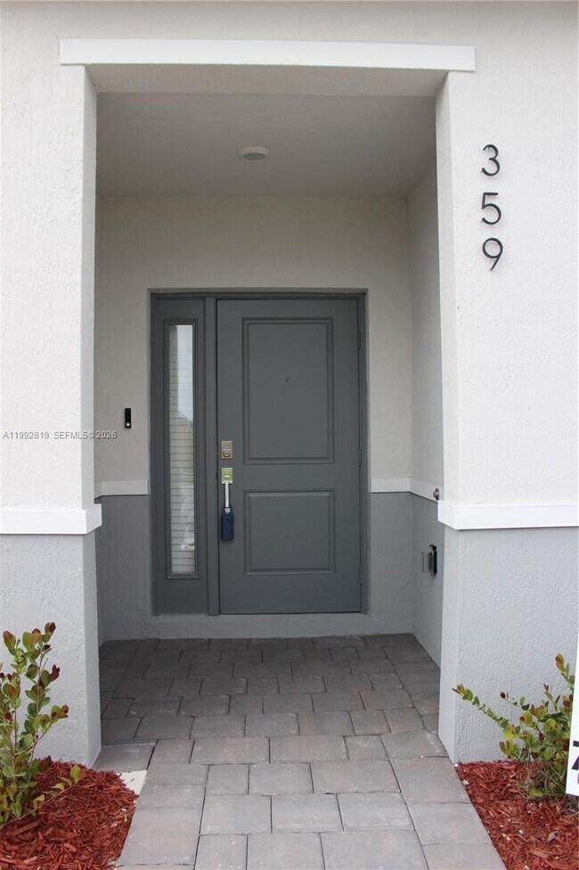 Foto del edificio - 359 NE 16th St
