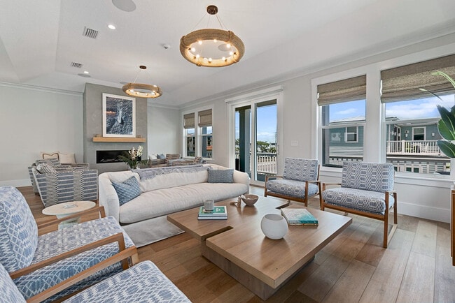 Building Photo - 16 5th St