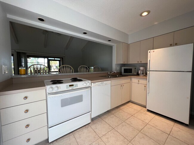 Foto del edificio - Charming 1-Bed/1-Bath Villa in South Saras...