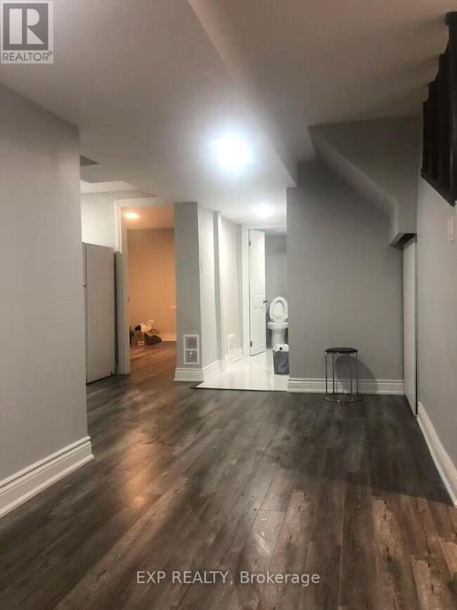 Building Photo - 82 Alderbury Dr