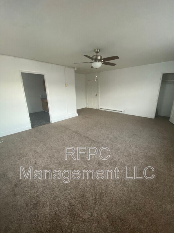 Building Photo - 209 College Ave