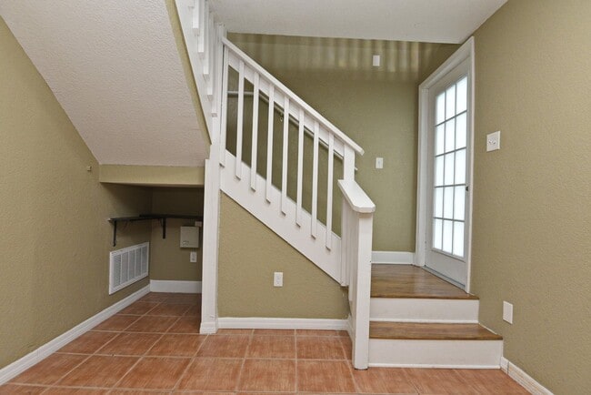 Building Photo - 1023 E Amelia St