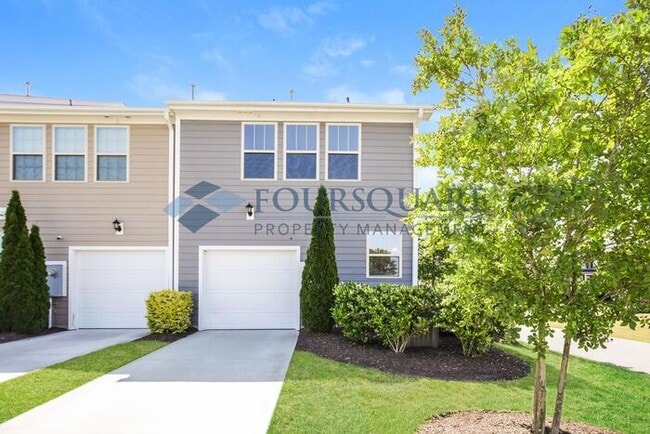 Foto del edificio - Stylish End-Unit Townhome with Open Floor Plan, Modern Kitchen & 1-Car Garage – Wendell, NC