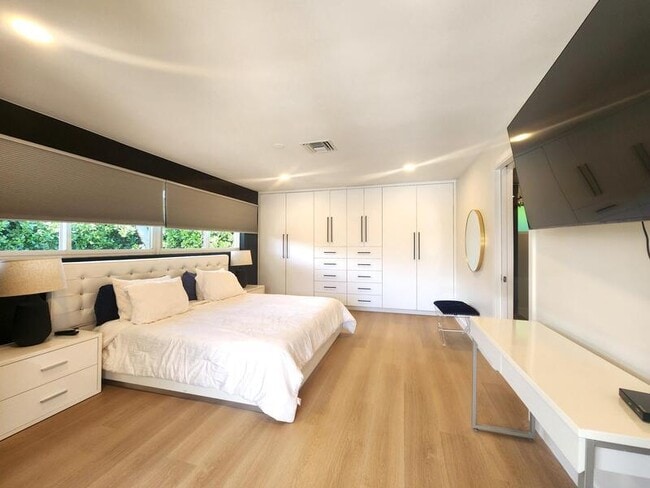 Foto del edificio - 3481 NE 31st Ave