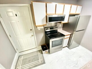 Building Photo - 323 Hildred Dr
