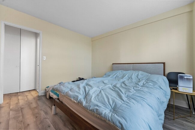 Foto del edificio - 201 Saint Pauls Ave