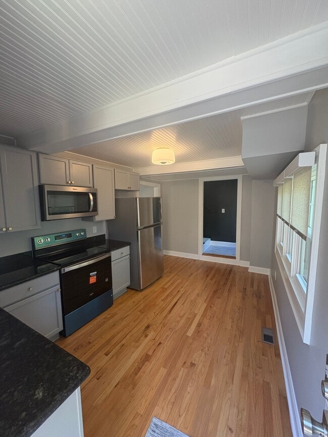 Building Photo - 1151 Rosedale Dr NE