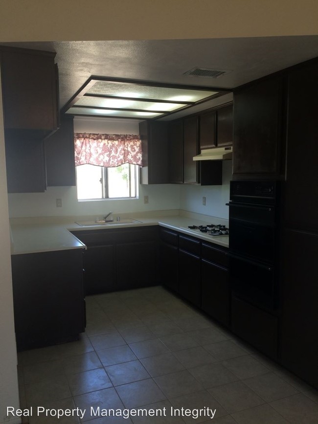 Foto del edificio - 1555 Bradley St