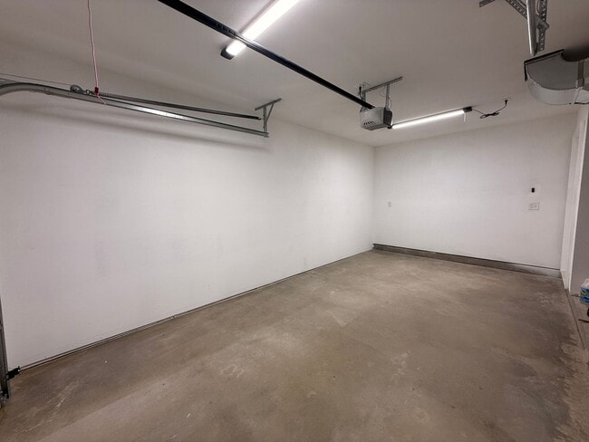 Building Photo - 47 Crystal Springs Rd