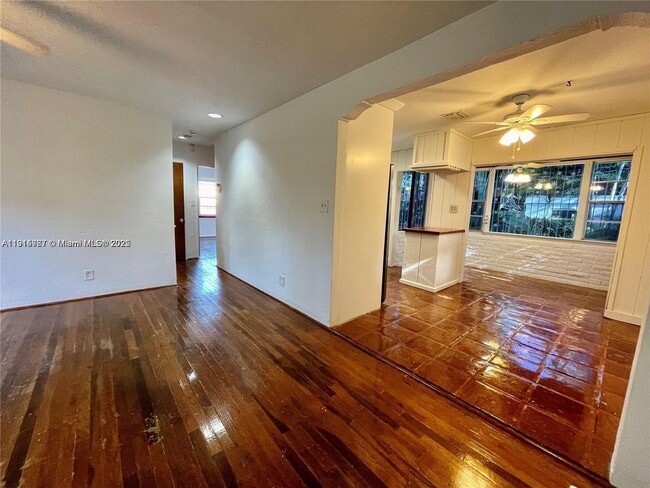 Building Photo - 5842 SW 60th St