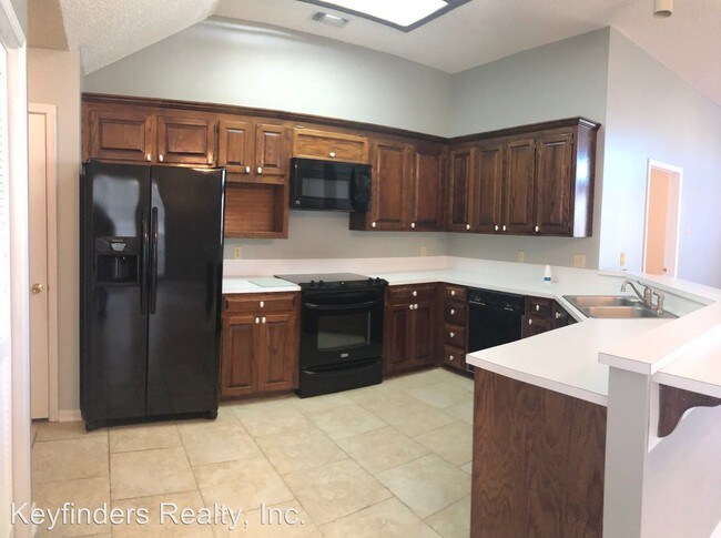 Foto del edificio - 3 br, 2 bath House - 13453 S. Fairview Ave.