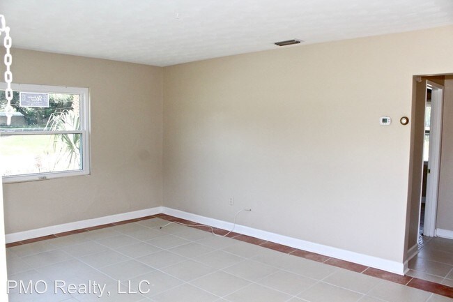 Building Photo - 2587 Westland Rd