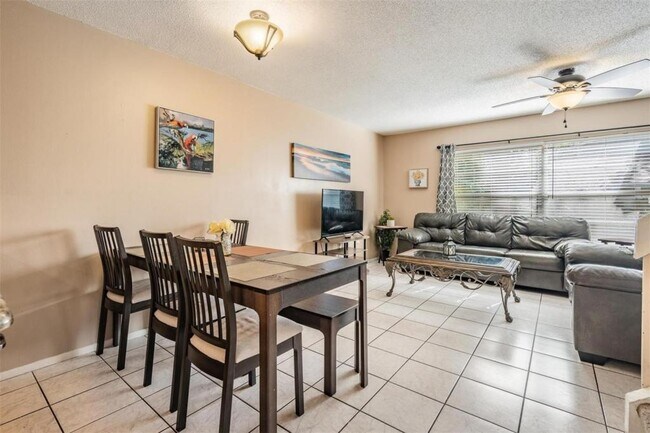 Building Photo - 14631 Lake Forest Dr