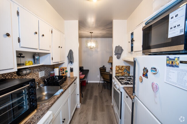 Interior Photo - Ottawa Arms