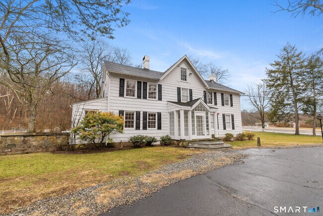 Foto del edificio - 523 Danbury Rd