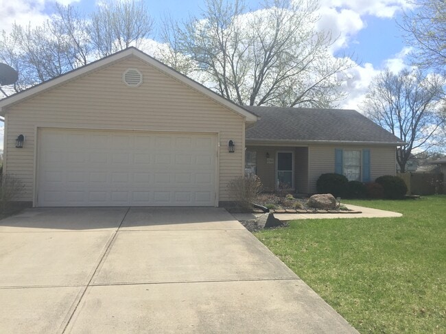Building Photo - 2760 Huntington Dr