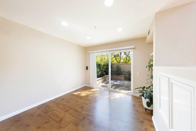 Building Photo - Irvine - Gated Northwood Point Townhome!