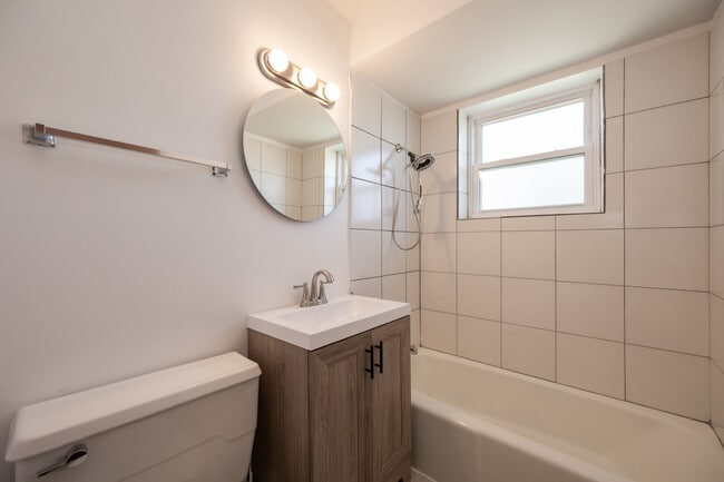 Building Photo - 14450 Jefferson Ave