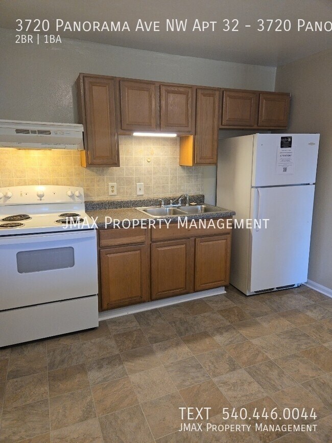 Foto del edificio - 3720 Panorama Ave NW