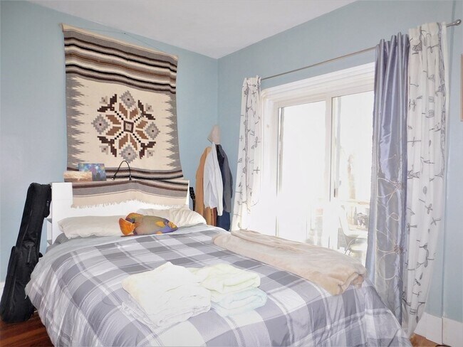 Foto del edificio - 625 E 8th St