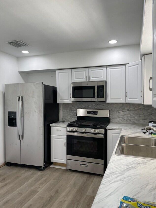 Foto principal - 1513 NW 18th Ct